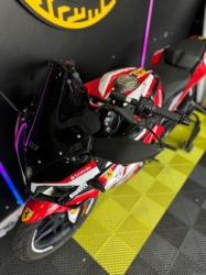 RS 200 STİCKER SET resmi