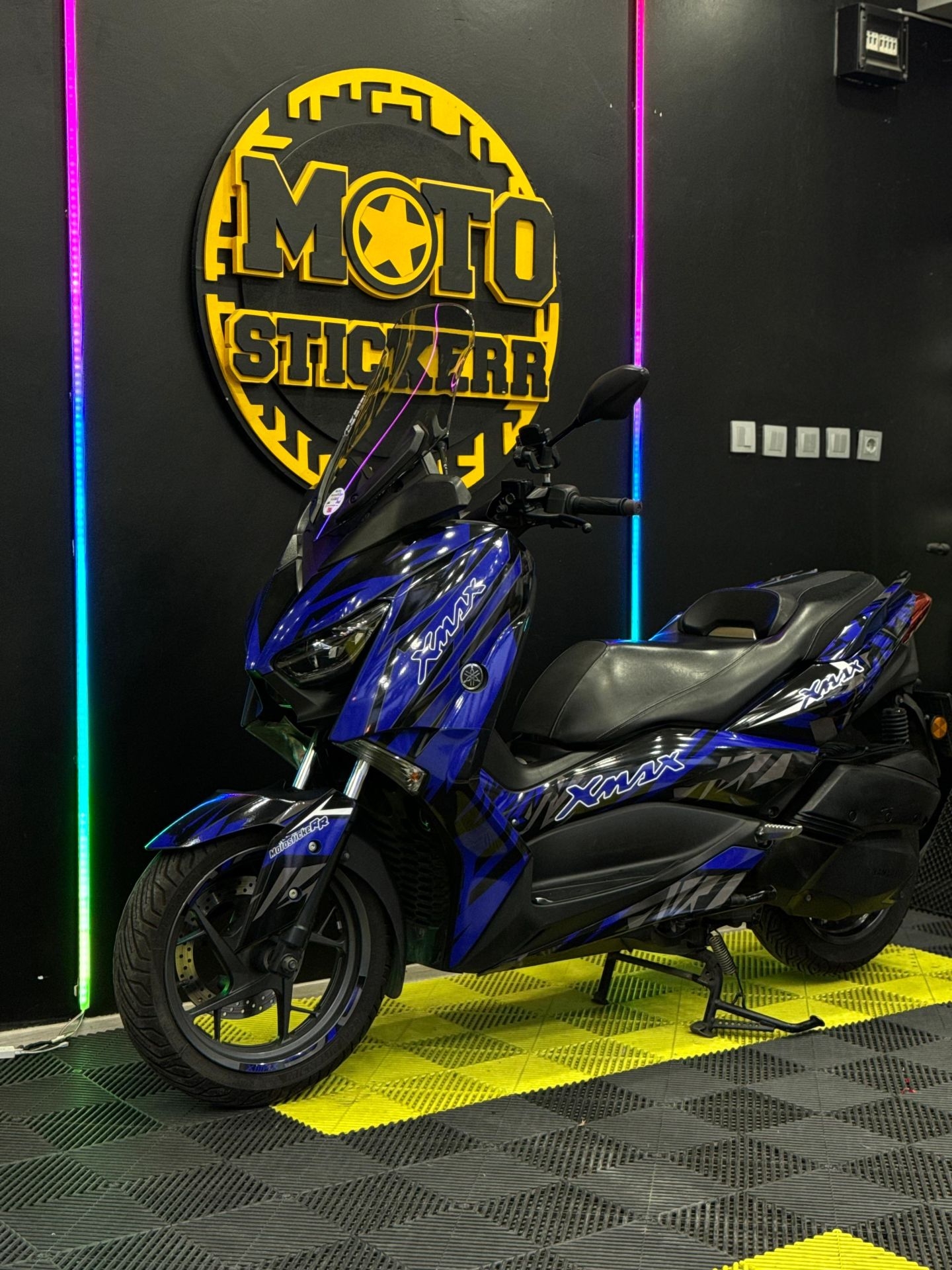 YAMAHA X MAX resmi